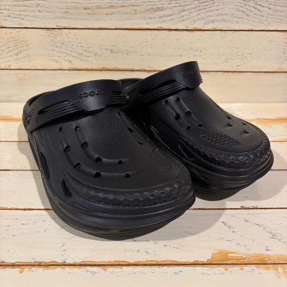 CROCS Black Men's Loafers & Slip-Ons - Picture 5 of 10